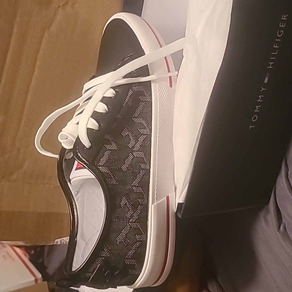 Tommy Hilfiger tennis shoes